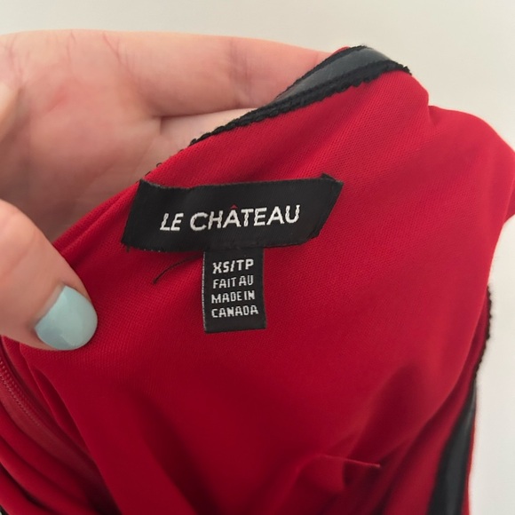 Elegant Red Off-Shoulder Skirt - Picture 4 of 5